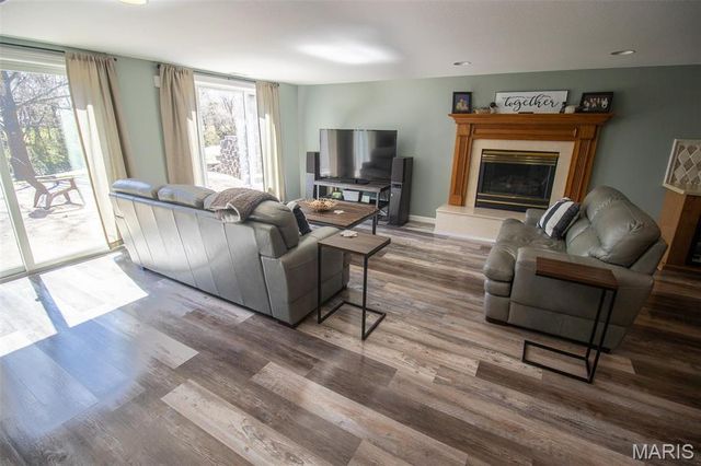 4 Valley, Carlinville, IL 62626