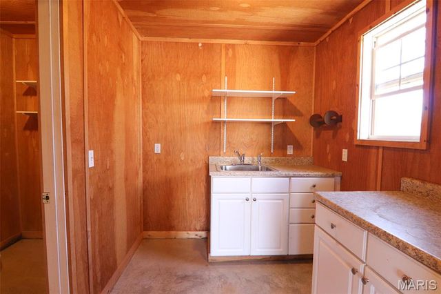 4 Valley, Carlinville, IL 62626