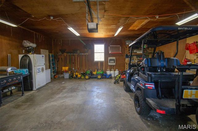 4 Valley, Carlinville, IL 62626