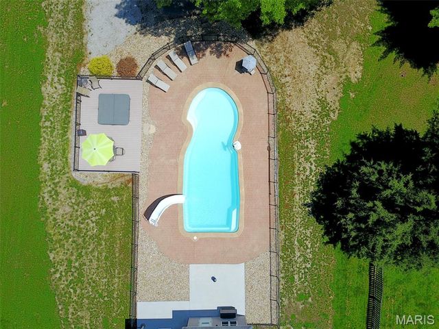 4 Valley, Carlinville, IL 62626