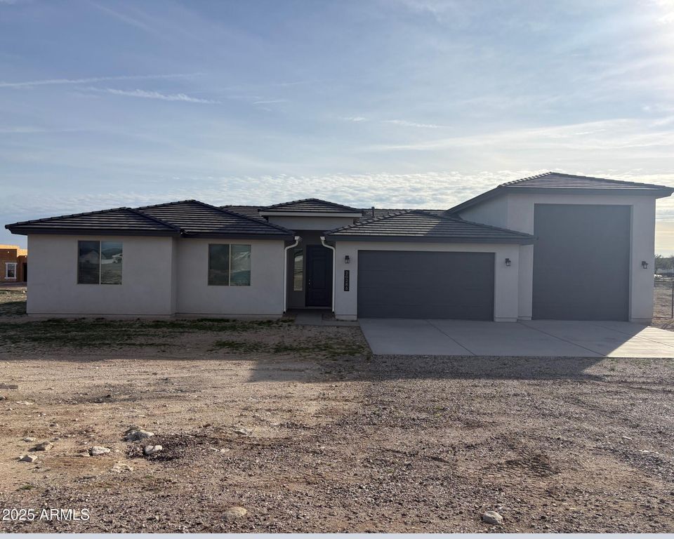 20285 W WOLF Street, Litchfield Park, AZ 85340