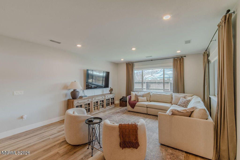 Image 7 of property listing at 368 Porter Peak Drive, Carson City, NV 89701