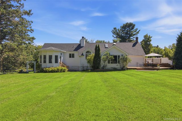 36 Arbutus Road, Greenlawn, NY 11740