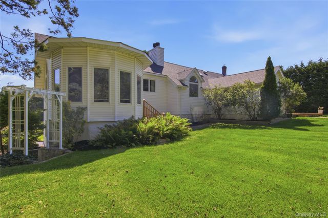 36 Arbutus Road, Greenlawn, NY 11740
