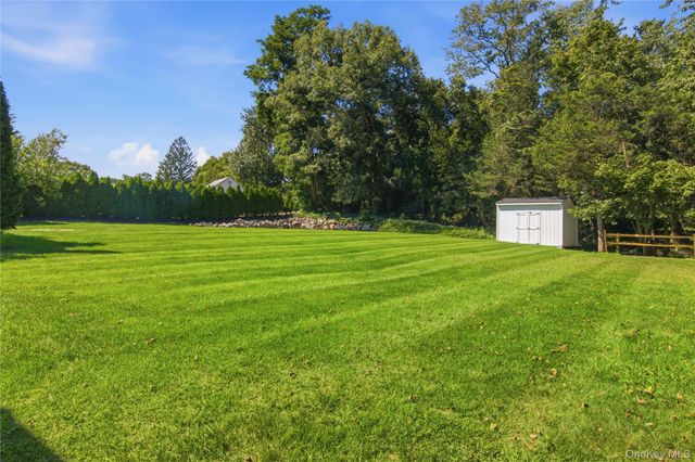 36 Arbutus Road, Greenlawn, NY 11740