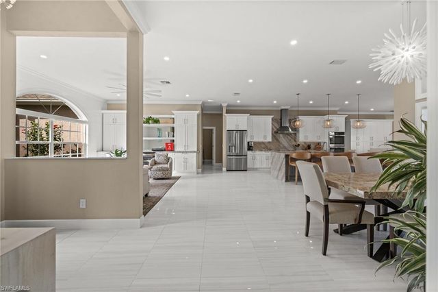 2035 Teagarden LN, Naples, FL 34110