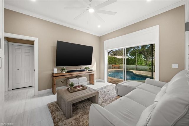 2035 Teagarden LN, Naples, FL 34110