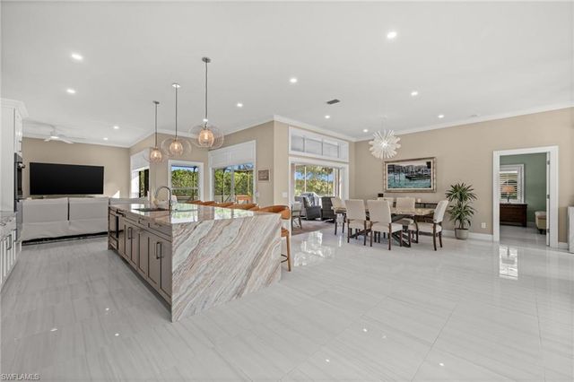 2035 Teagarden LN, Naples, FL 34110