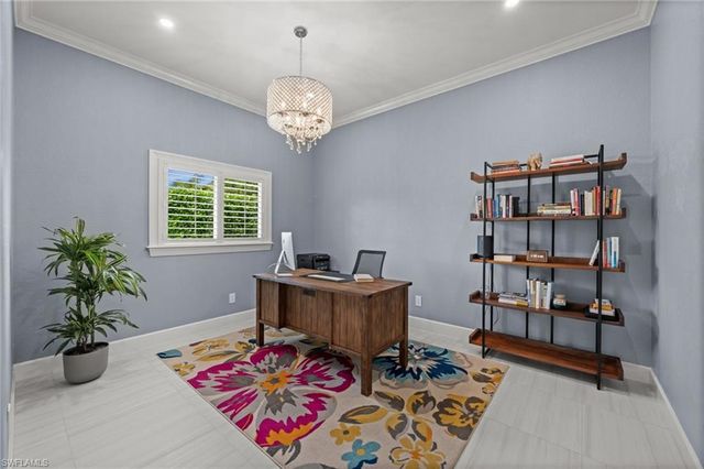 2035 Teagarden LN, Naples, FL 34110