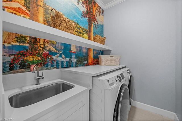 2035 Teagarden LN, Naples, FL 34110