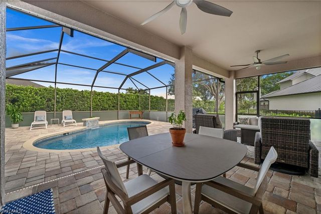 2035 Teagarden LN, Naples, FL 34110