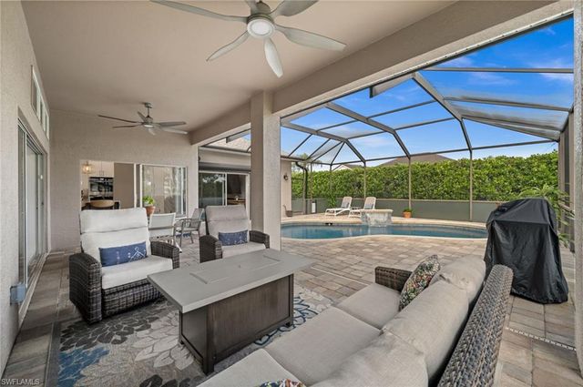 2035 Teagarden LN, Naples, FL 34110