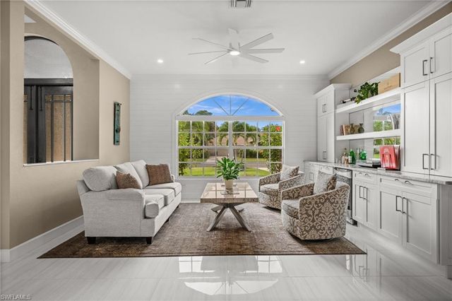 2035 Teagarden LN, Naples, FL 34110