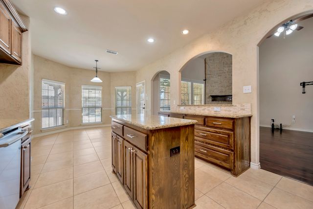 2805 Stackhouse Street, Fort Worth, TX 76244