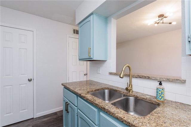 6702 Everhart R104, Corpus Christi, TX 78413