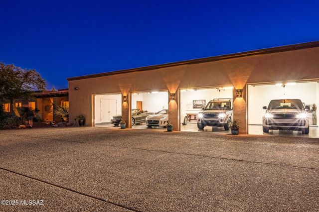 3851 E Placita Del Campeon, Tucson, AZ 85718