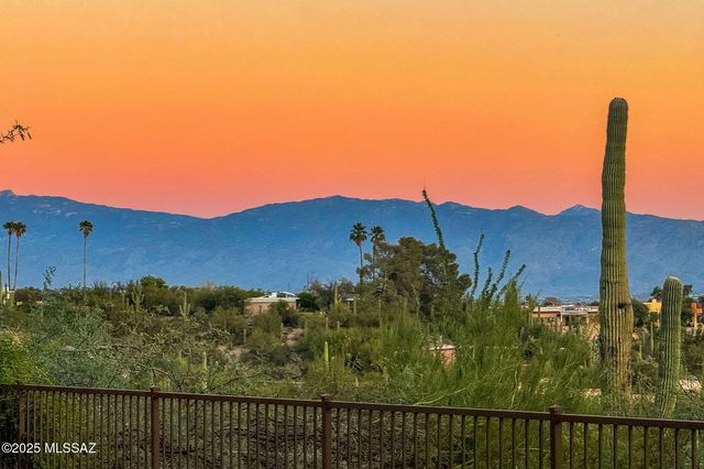 3851 E Placita Del Campeon, Tucson, AZ 85718