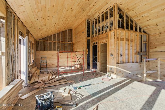 10322 Alex Bales Rd, Kodak, TN 37764