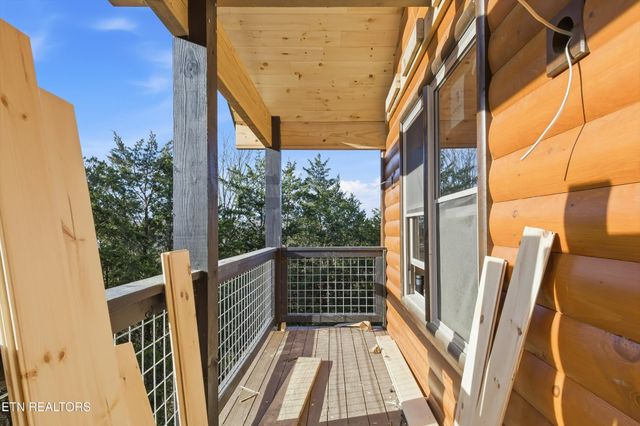 10322 Alex Bales Rd, Kodak, TN 37764