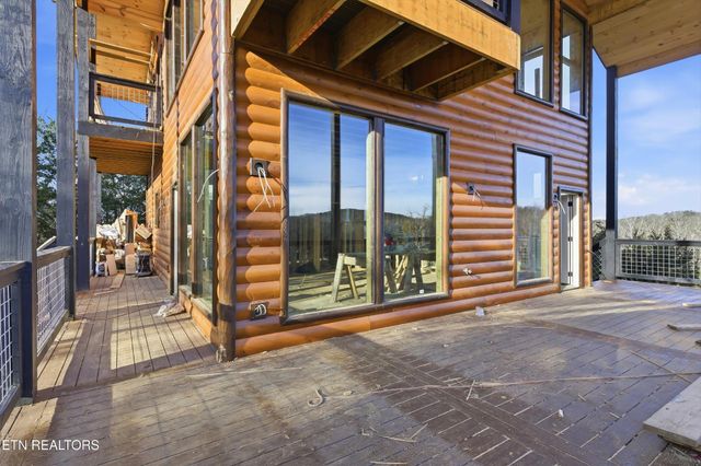 10322 Alex Bales Rd, Kodak, TN 37764