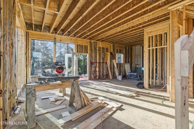 10322 Alex Bales Rd, Kodak, TN 37764