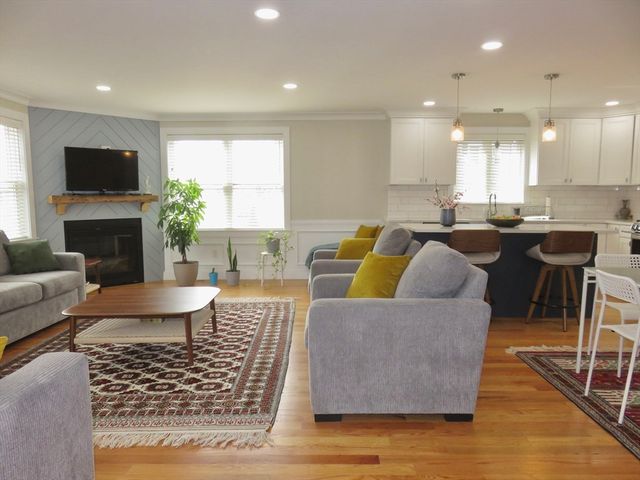 32 Gale St. 1, Waltham, MA 02453