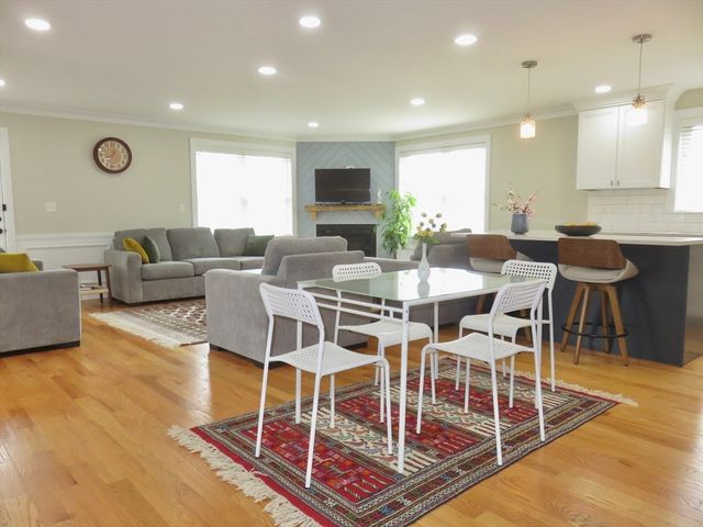 32 Gale St. 1, Waltham, MA 02453