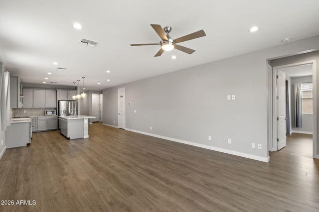 10768 W KINDERMAN Drive, Avondale, AZ 85323