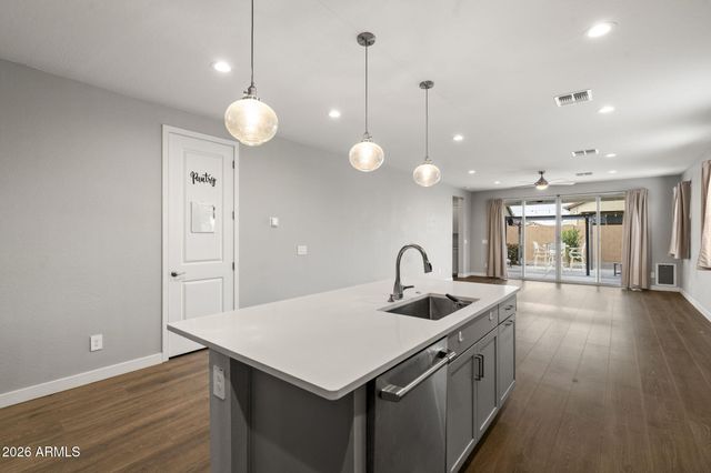 10768 W KINDERMAN Drive, Avondale, AZ 85323