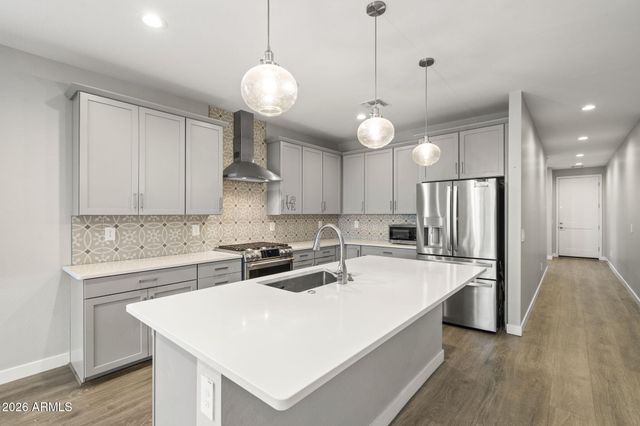 10768 W KINDERMAN Drive, Avondale, AZ 85323