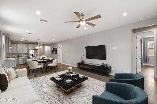 10768 W KINDERMAN Drive, Avondale, AZ 85323