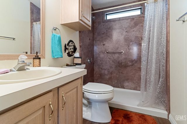 80 Eagle Lane, Bakersfield, CA 93308