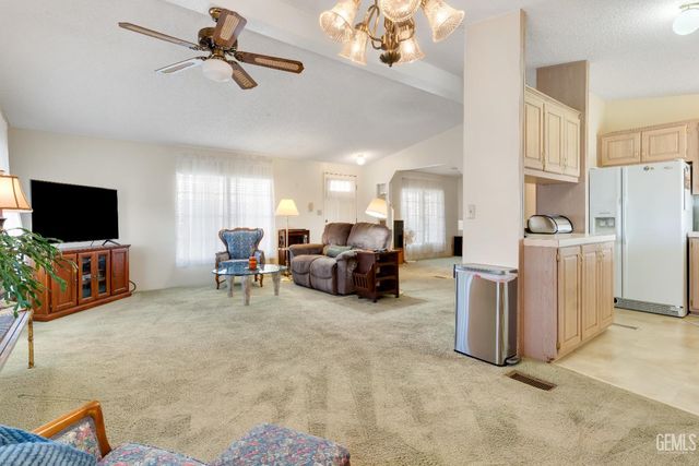 80 Eagle Lane, Bakersfield, CA 93308