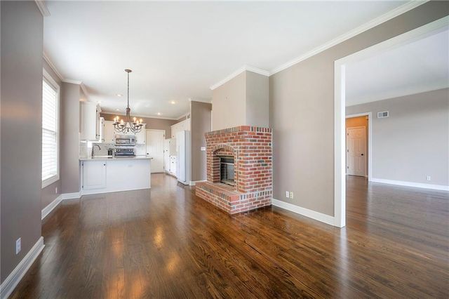 13733 Pembroke Circle, Leawood, KS 66224