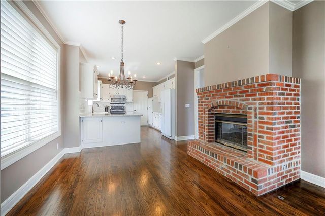 13733 Pembroke Circle, Leawood, KS 66224