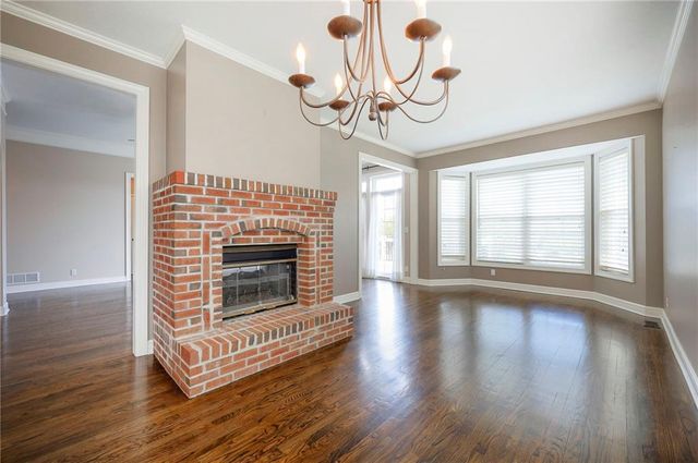 13733 Pembroke Circle, Leawood, KS 66224