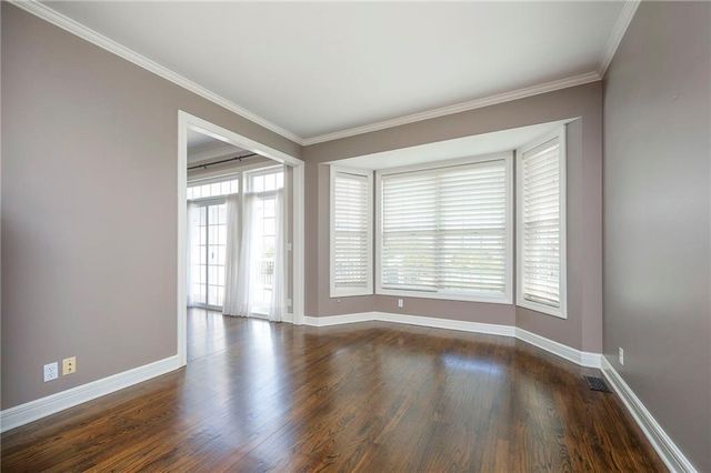 13733 Pembroke Circle, Leawood, KS 66224