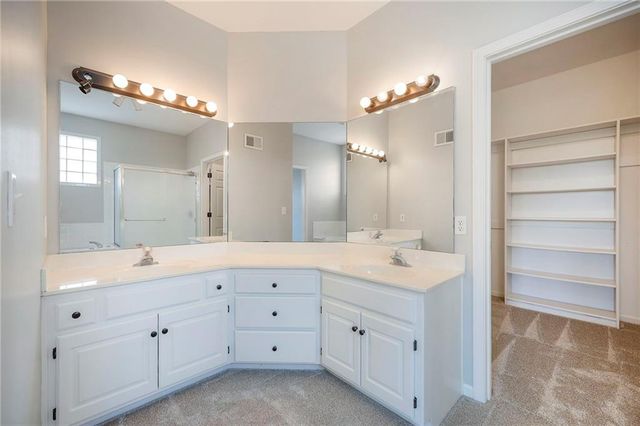 13733 Pembroke Circle, Leawood, KS 66224