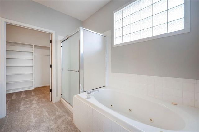 13733 Pembroke Circle, Leawood, KS 66224