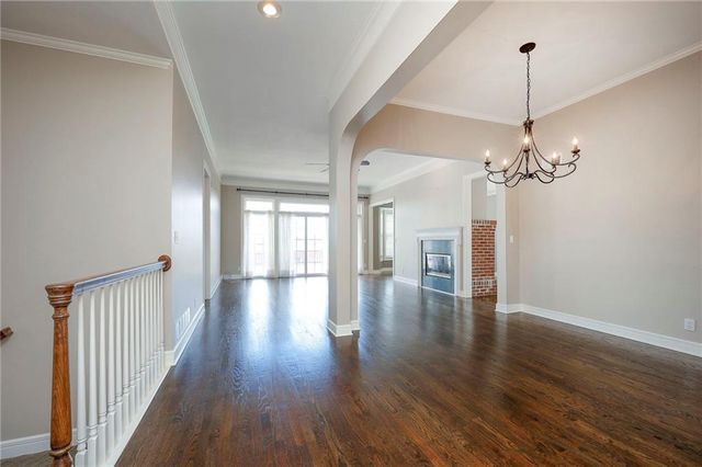 13733 Pembroke Circle, Leawood, KS 66224