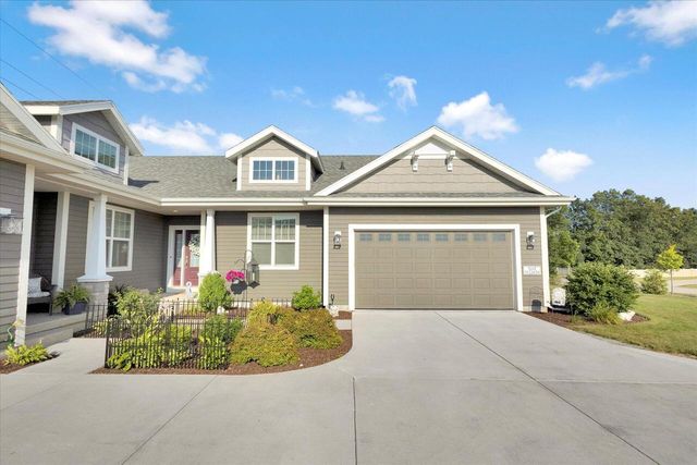 N62W21656 Augusta PARKWAY, Menomonee Falls, WI 53051