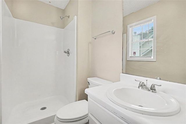 1382 N Hampton Drive, Hampton, GA 30228