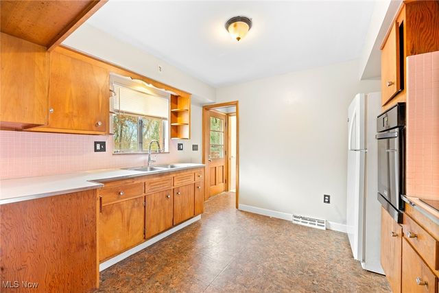 2023 Thurmont Road, Akron, OH 44313