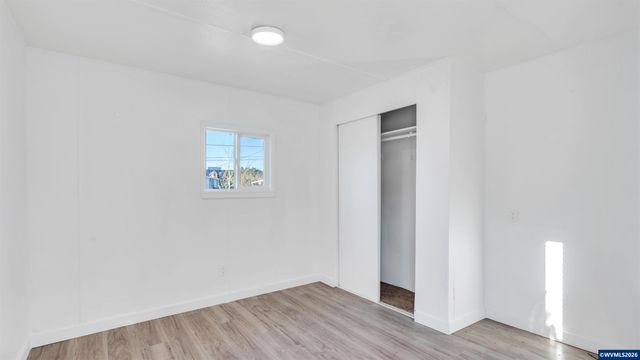 1768 38th Pl NE, Salem, OR 97305