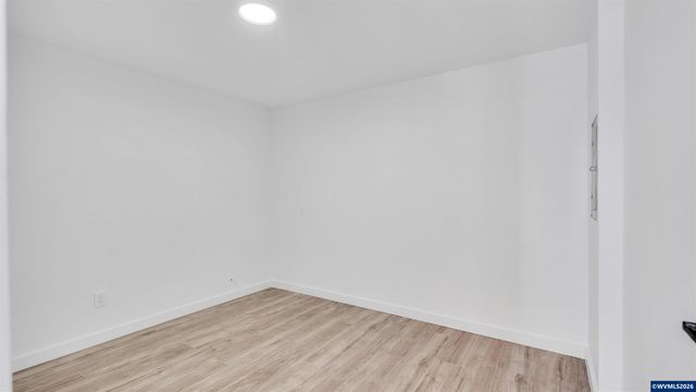 1768 38th Pl NE, Salem, OR 97305