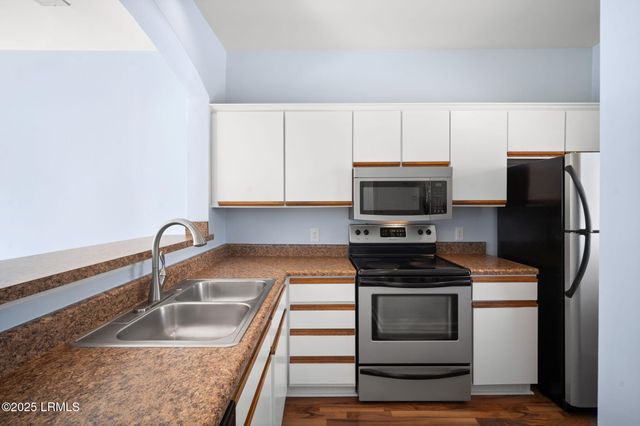 5 Gum Tree Rd Apt F6, Hilton Head Island, SC 29926