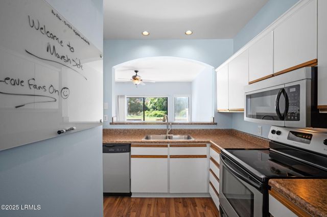 5 Gum Tree Rd Apt F6, Hilton Head Island, SC 29926