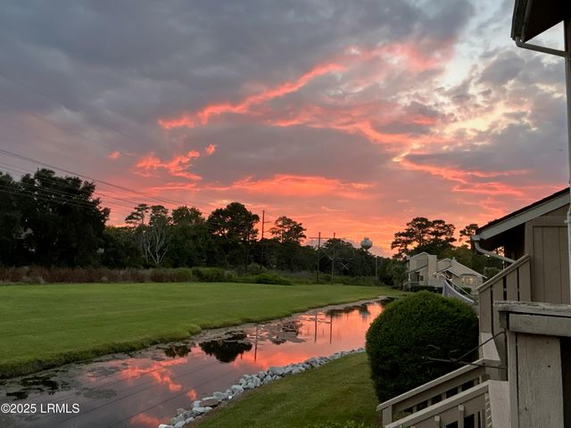 5 Gum Tree Rd Apt F6, Hilton Head Island, SC 29926