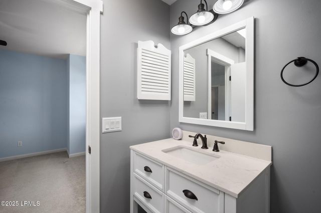 5 Gum Tree Rd Apt F6, Hilton Head Island, SC 29926