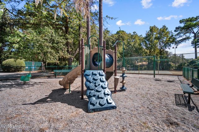 5 Gum Tree Rd Apt F6, Hilton Head Island, SC 29926